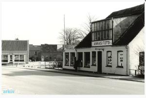 Annas Fotoforretning ca. 1970-80. Kilde: Arkiv.dk.